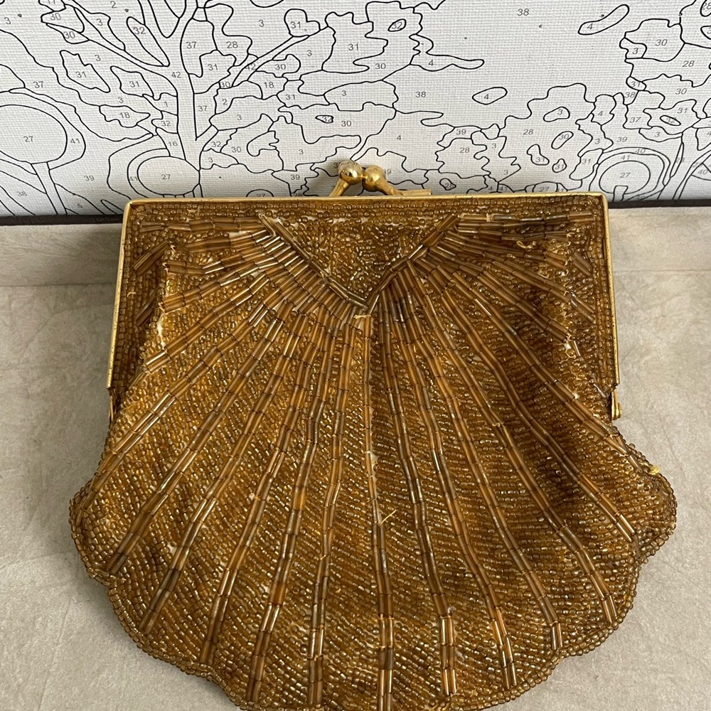 1930’s Gold Beaded ClamShell Design Opera Purse